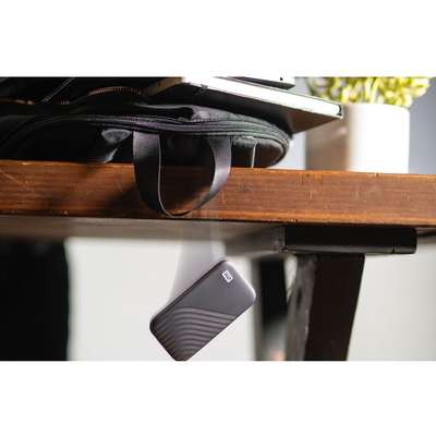 SanDisk 2TB External SSD Maibock Space Gray World